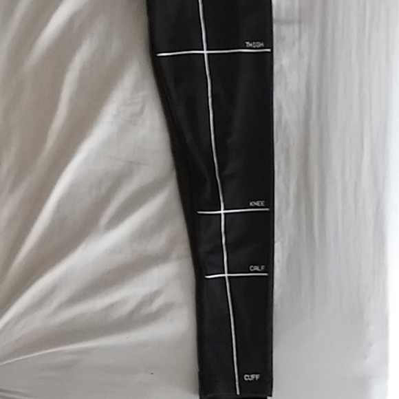 Black linen detail leggings - Picture 7 of 8